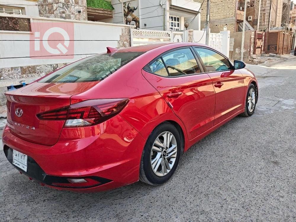 هیوندای ئەلەنترا